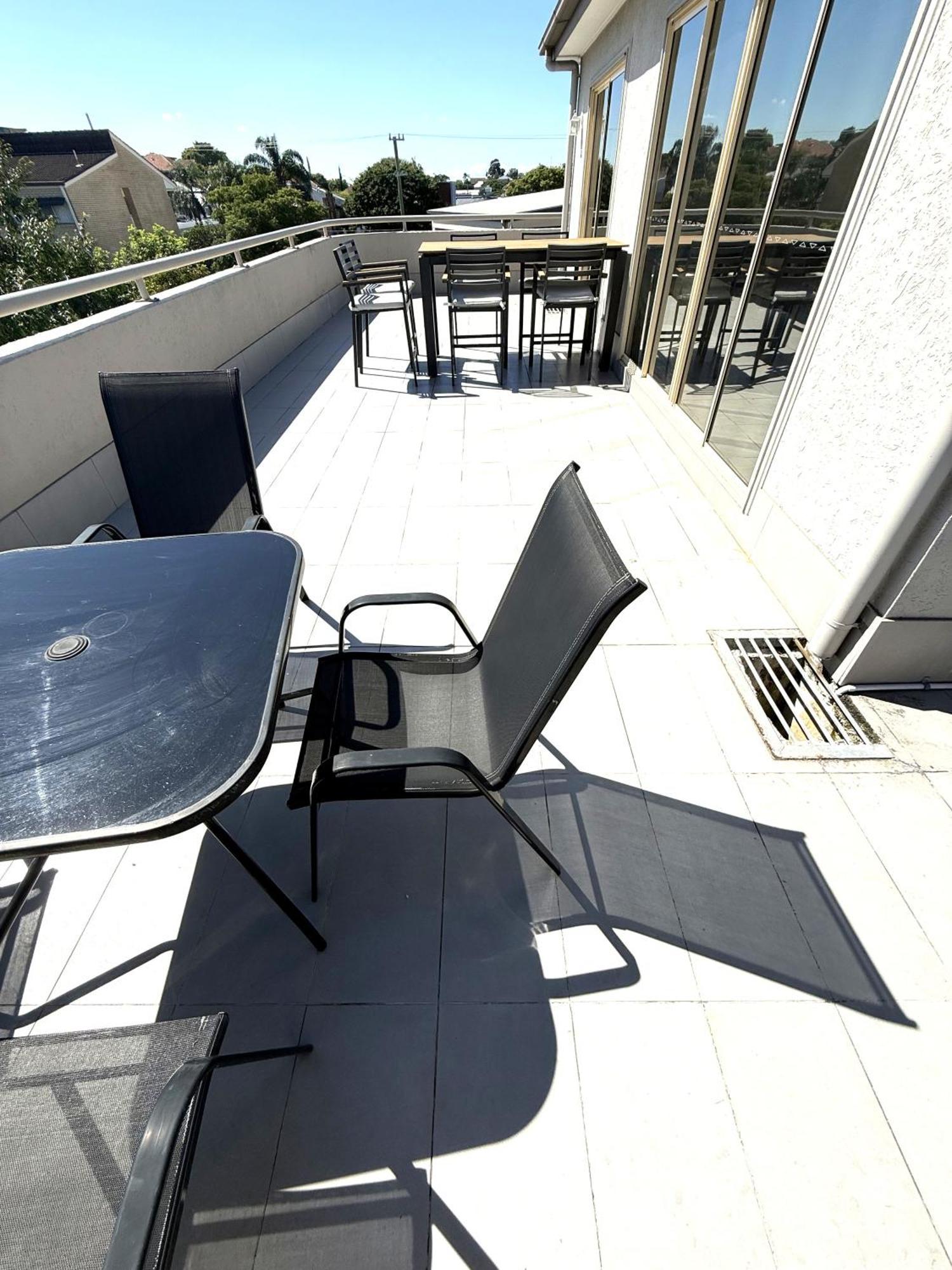 Hampton Court Aparthotel 4*
