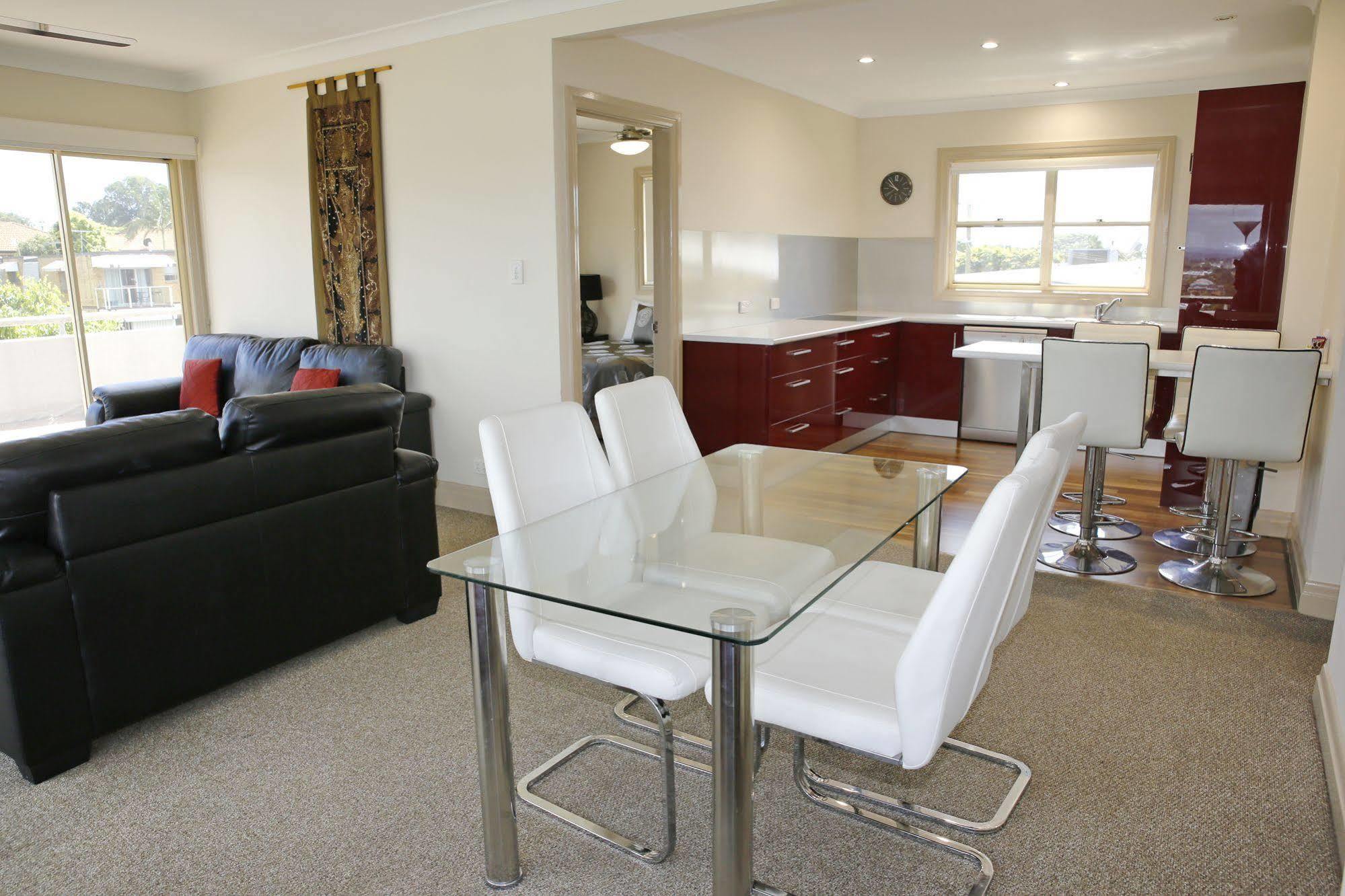 Aparthotel Hampton Court 4*
